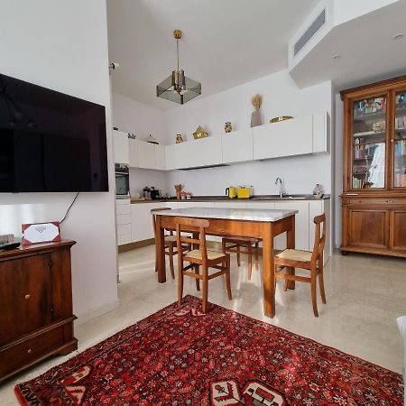 Ampio Ed Incantevole Monolocale A Citylife Milano Eksteriør billede